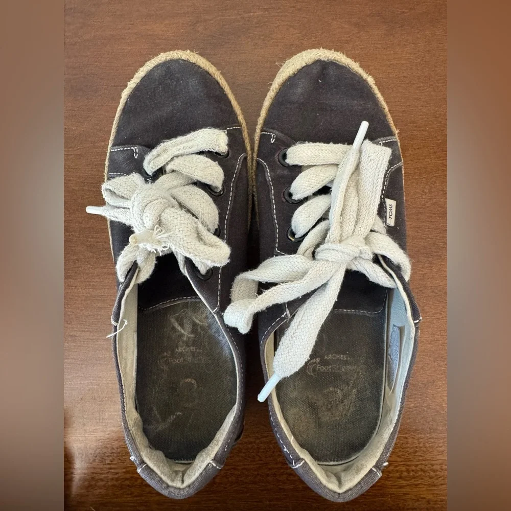 TOMS Womens Cassiah Shoes - Size 7
